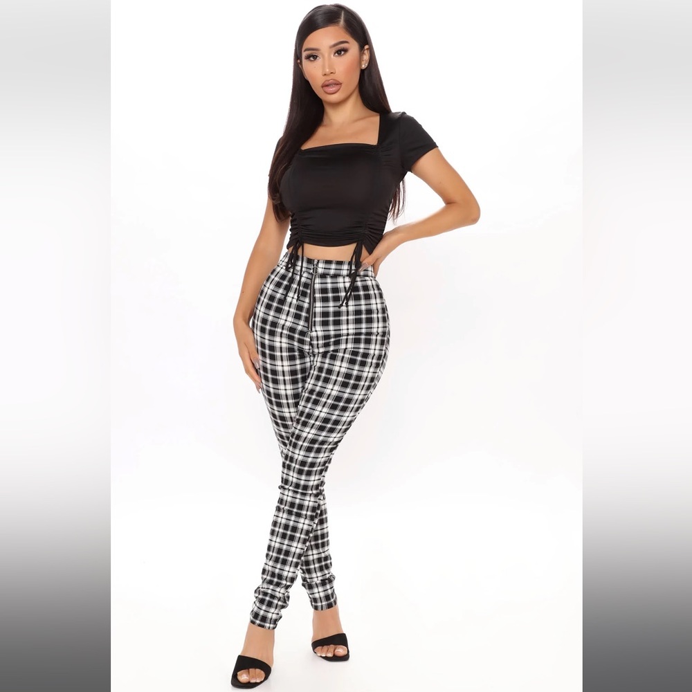 Black Detailed Crop Top